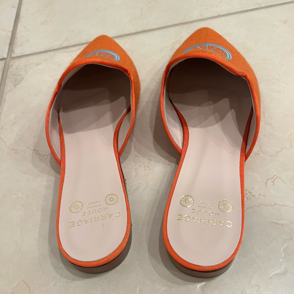 💗CARRIAGE HOUSE Shoes - Picture 5 of 10